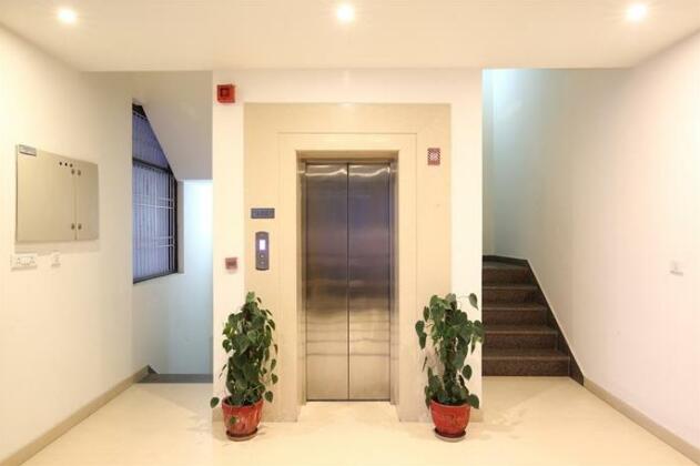 FabHotel Sector 39 Medanta - Photo2