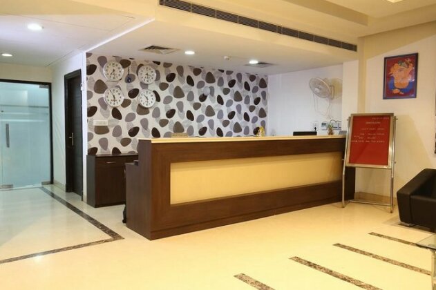 FabHotel Sector 39 Medanta - Photo4