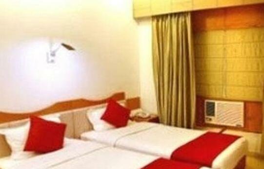 Hotel Bizzotel - Photo2