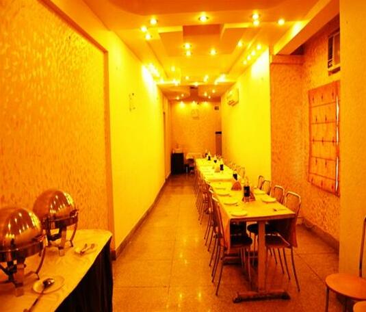 Hotel Satyam Residency - Photo4