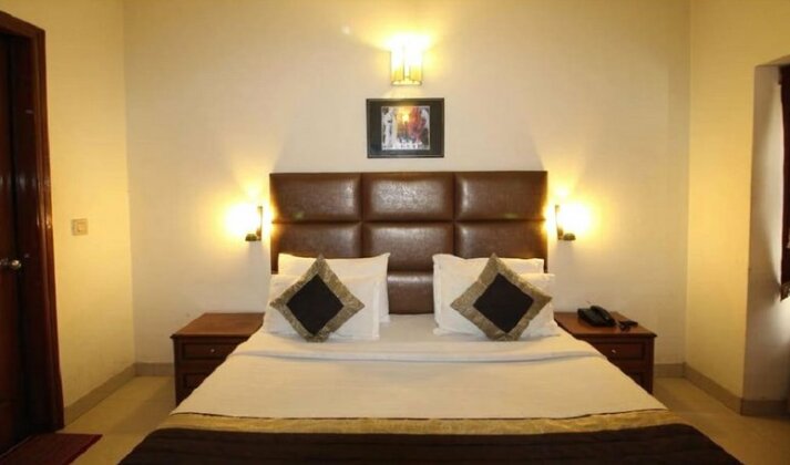 Hotel Smart Villa By Royal Collection - Photo4