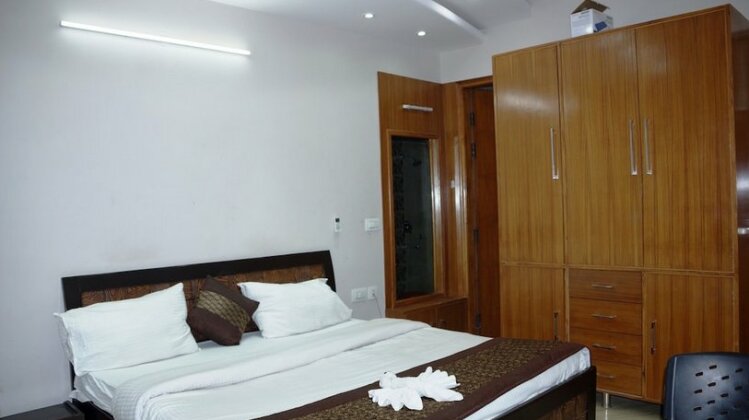 Maxfort Hospital Apartment - Photo4