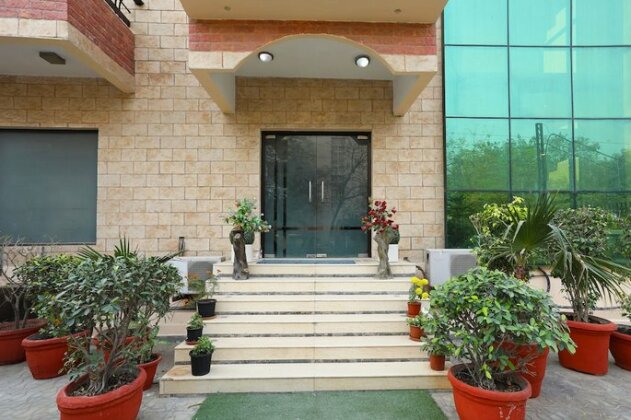 OYO 10057 Hotel Laksh Residency