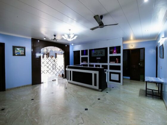 OYO 15184 Dev Palace - Photo5