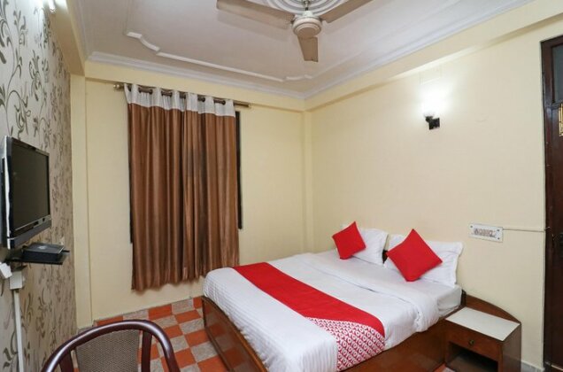 OYO 24421 Classic Hotel - Photo2