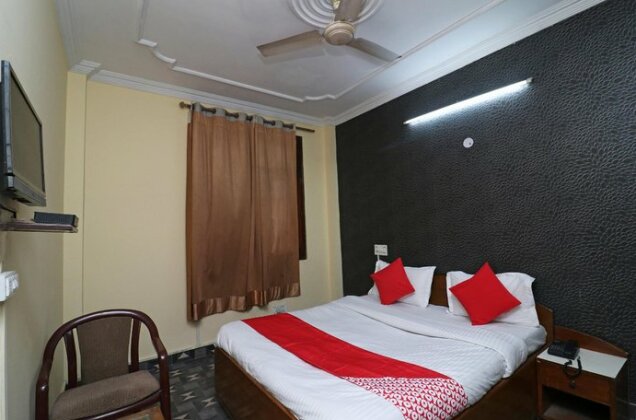 OYO 24421 Classic Hotel - Photo3