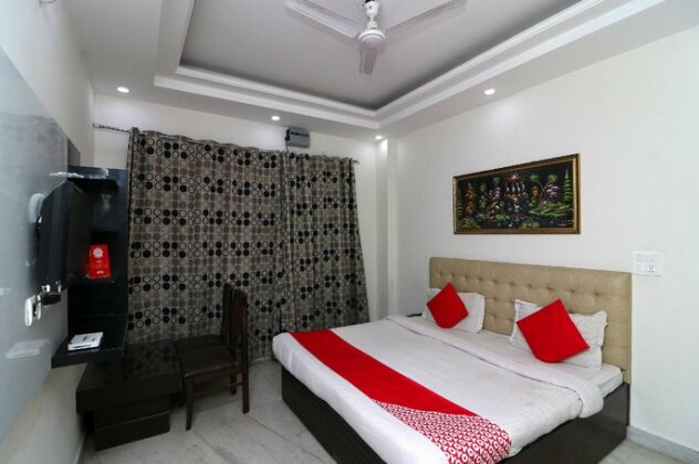 OYO 27645 Santosh Residency - Photo2