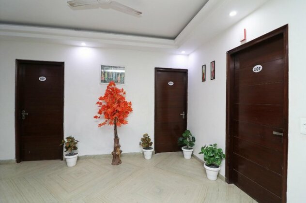 OYO 27645 Santosh Residency - Photo4