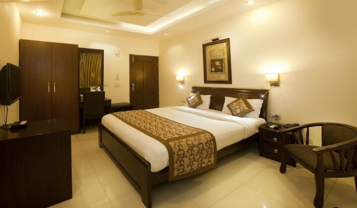 OYO 326 Hotel Shubhdeep Aashiyana - Photo2