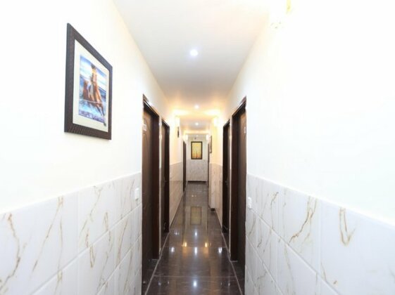 OYO 37096 A2k Residency - Photo3