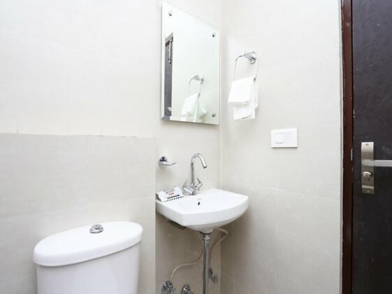 OYO 37096 A2k Residency - Photo5