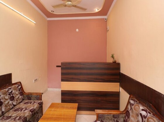 OYO Flagship 14530 Sector 14 Harsh Villa - Photo2