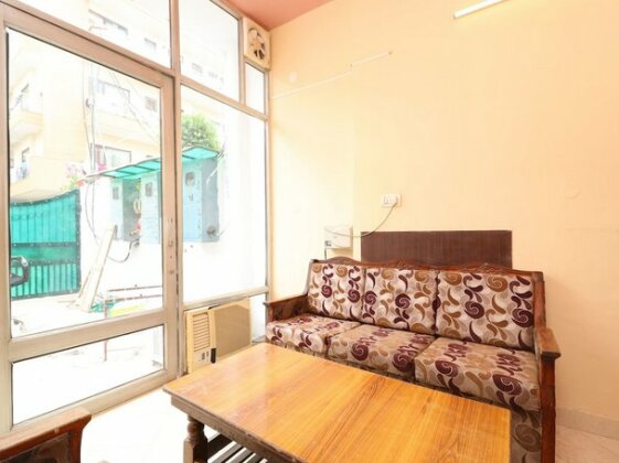 OYO Flagship 14530 Sector 14 Harsh Villa - Photo3