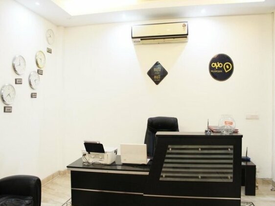 OYO Premium Opp Huda Metro - Photo4