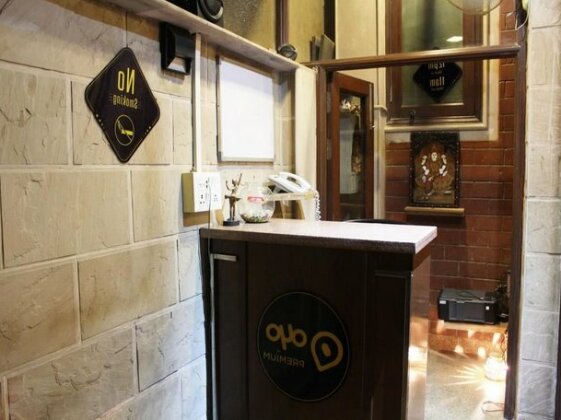 OYO Premium Sushant Lok 2 - Photo5