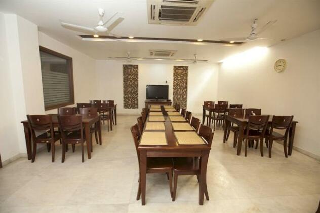 OYO Rooms Epicenter - Photo5