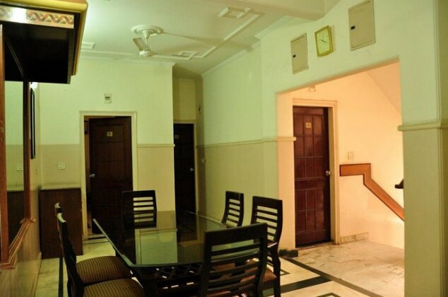 OYO Rooms Huda City Centre - Photo5
