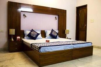 OYO Rooms Udyog Vihar 2 - Photo2
