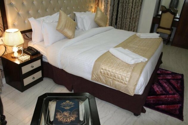 Royal Grand Hotel Gurgaon - Photo4