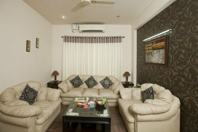S D Royal Inn - Photo5