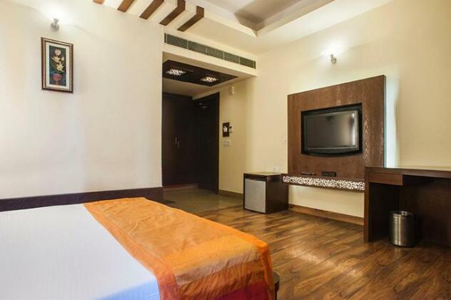 Square 9 Inn - Photo5