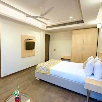 Stately Suites NH 8 - Photo4