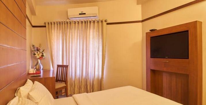 Srivar Hotels - Photo3