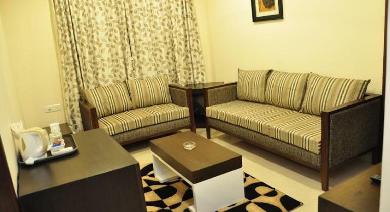 Hotel Brahmaputra Residency - Photo3