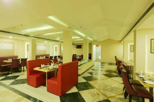 Hotel D Courtyard - Photo2