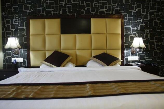Hotel Gateway Grandeur - Photo4