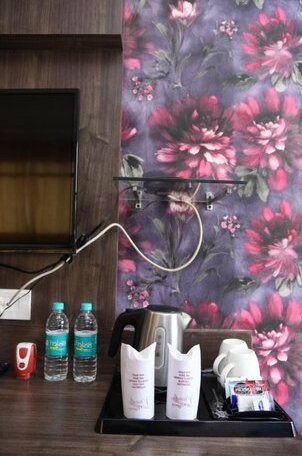 Hotel Vrinda Regency - Photo2