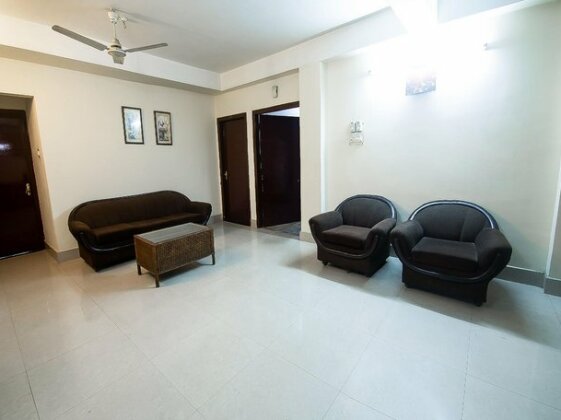 OYO 12216 Paramount Inn - Photo2