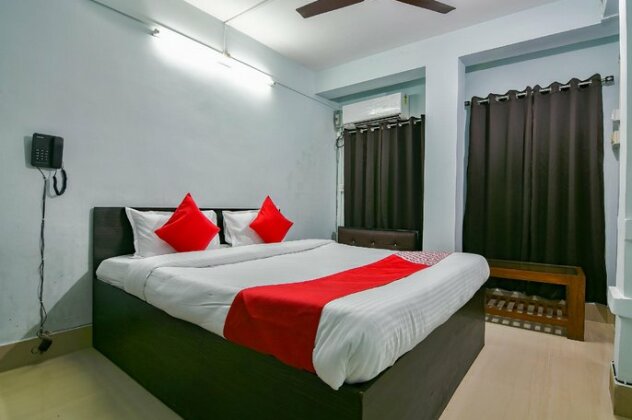 OYO 37112 Rowdralay Residency - Photo2