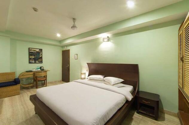 Rains Inn - Photo3