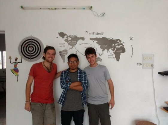 Transit Backpacker Hostel - Photo2