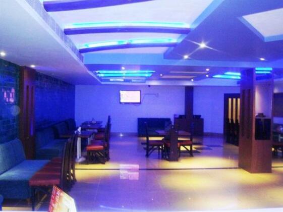 Hotel Adityaz - Photo5