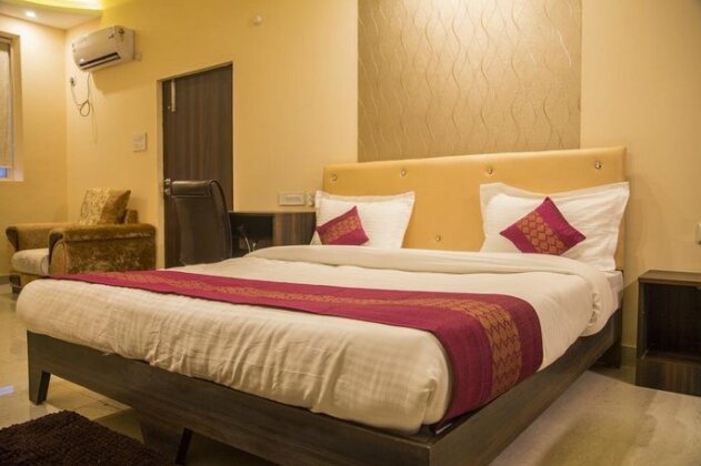 Hotel Atithi Inn Lashkar - Photo4