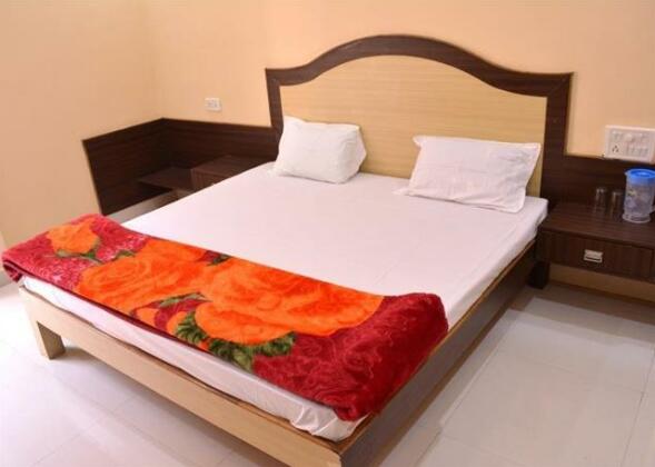 Hotel Radha Nikunj - Photo2
