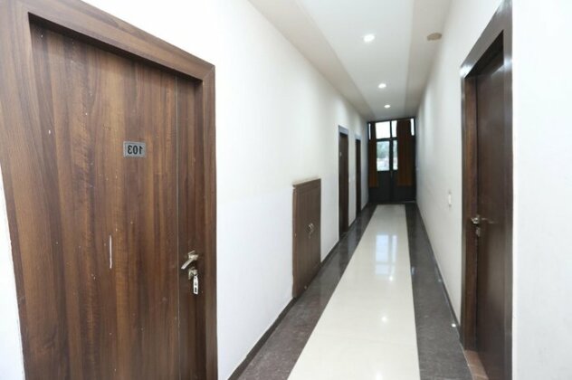 OYO 37071 Manhar Residency - Photo3
