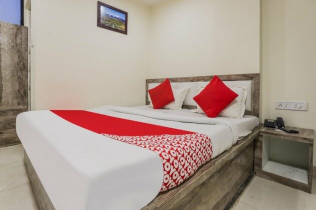 Oyo 42610 H R Inn - Photo2
