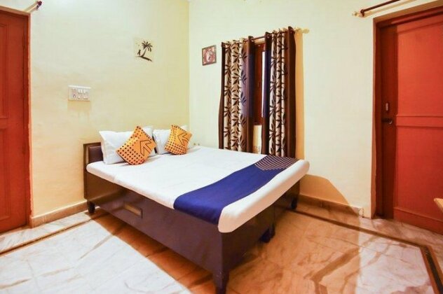 SPOT ON 63326 Virat Home Stay - Photo2