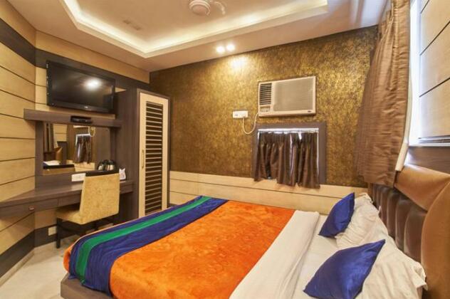 Hotel Esteem - Photo5