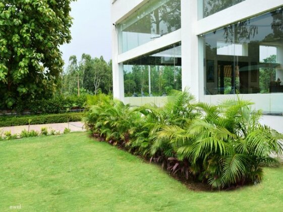 Clarks Exotica Jim Corbett - Photo3