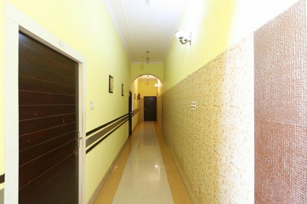 OYO 8672 Hotel Friends - Photo4