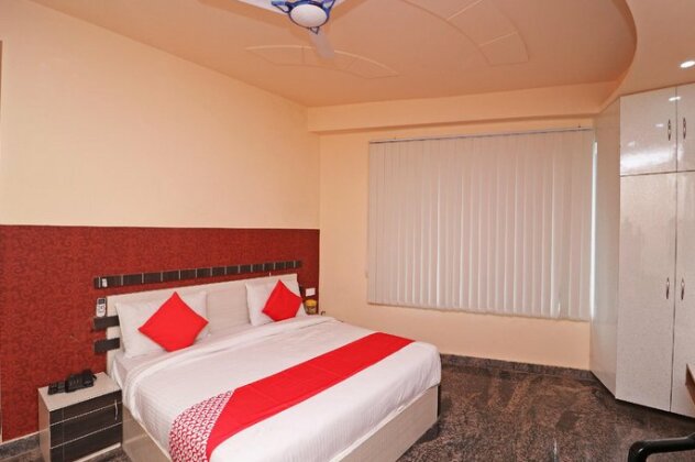 OYO 38171 Hotel Lalit Palace
