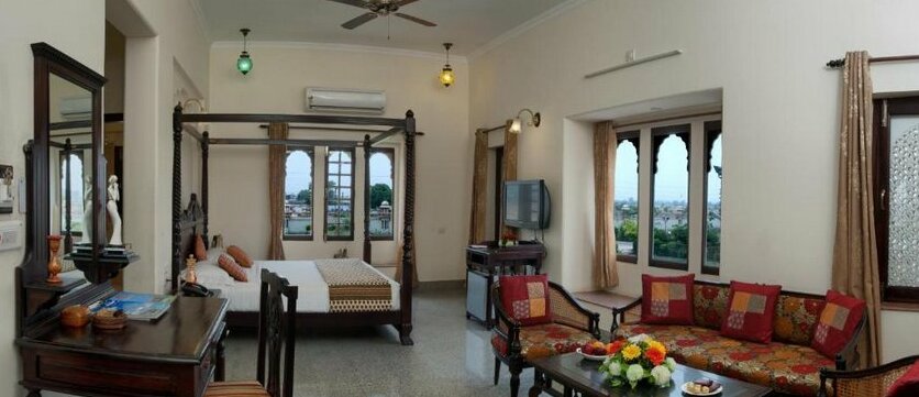 Rajvi Palace Hotel - Photo2