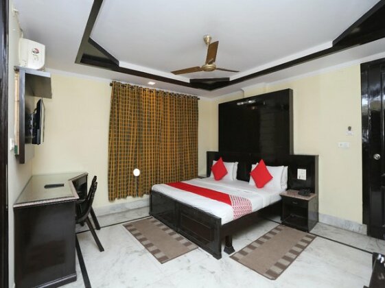 OYO 12400 Hotel Prem Bihari - Photo2