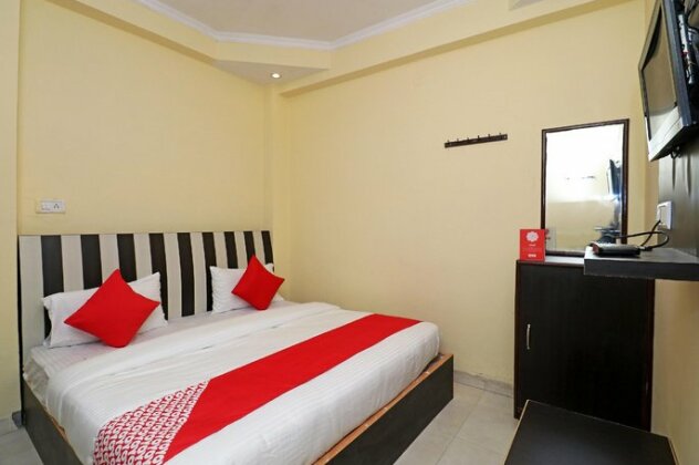 OYO 23167 Hotel Panorama - Photo2