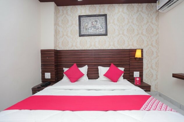 OYO 42037 Hotel Geeta Residency - Photo2