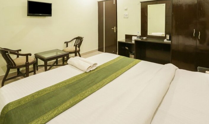 Treebo Hotel Grand - Photo2